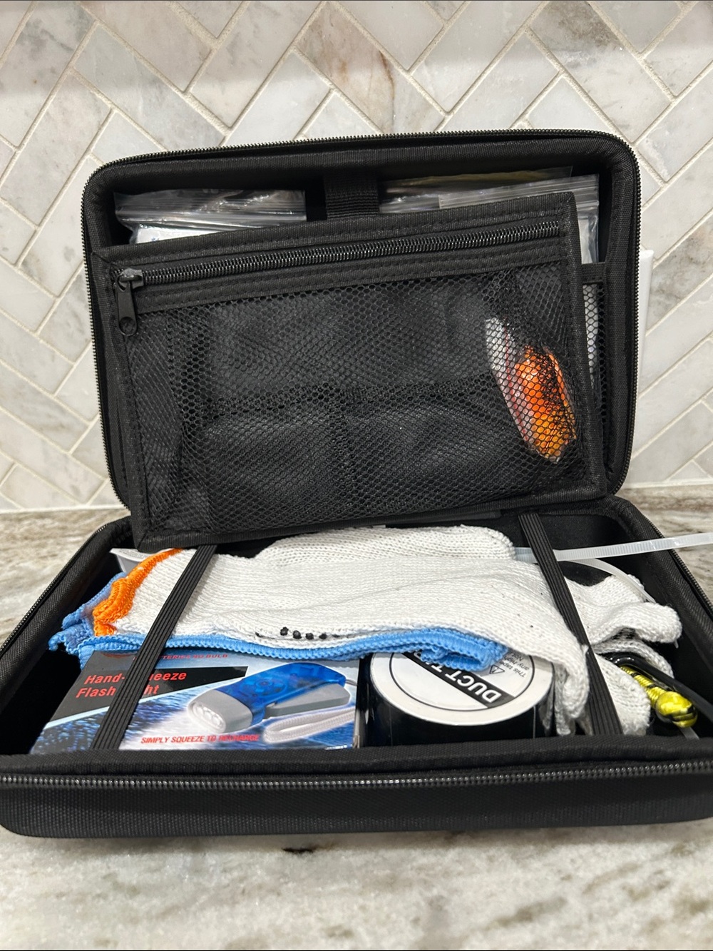 Land Rover First-aid Kit - Picture 5 of 11